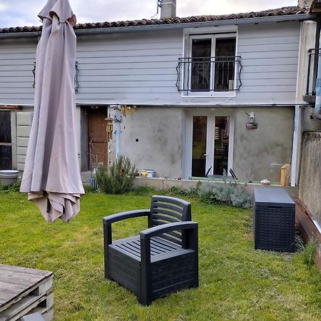 Apartamento Le Petit Nid Montgaillard  Exterior foto